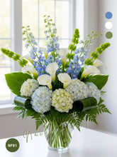 Callas y Delphinium: Serenidad Acuática