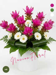 Diseño contemporáneo con curcumas y gerberas