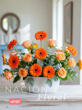 Composición de Gerberas con Rosas Cálidas
