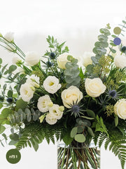 Rosas y Lisianthus: Pureza Azuledia