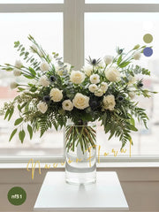 Rosas y Lisianthus: Pureza Azuledia