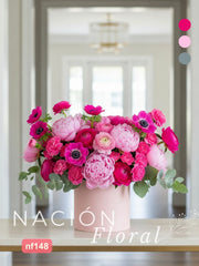 Fantasía Rosa: Arreglo Abundante de Peonías, Ranúnculos y Claveles