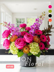 Fusión Exótica: Arreglo de Peonías, Orquídeas y Leucospermum