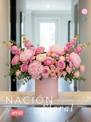 Ensueño Rosa: Arreglo de Lujo con Peonías, Rosas y Ranúnculos