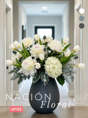 Arreglo Floral Moderno en Cerámica | Peonías y Tulipanes a Domicilio