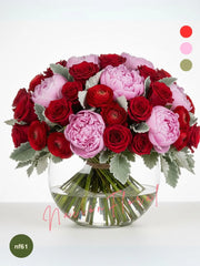 Peonías y Rosas: Pasión Romántica