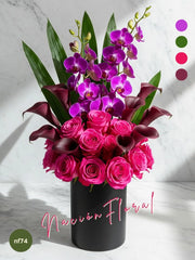 Rosas Fucsia y Orquídeas: Pasión Violeta