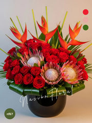 Rosas y Proteas: Pasión Exótica